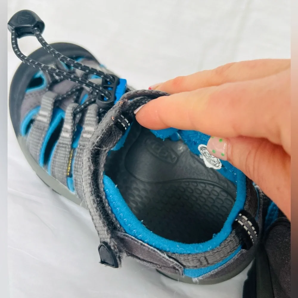 Keen Unisex Youth Newport H2 Gray‎ and Blue Outdoor Hiking Sneaker Sandals